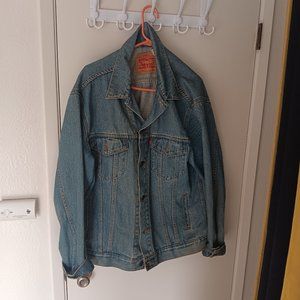 Authentic Levi Denim Jacket XL sizze